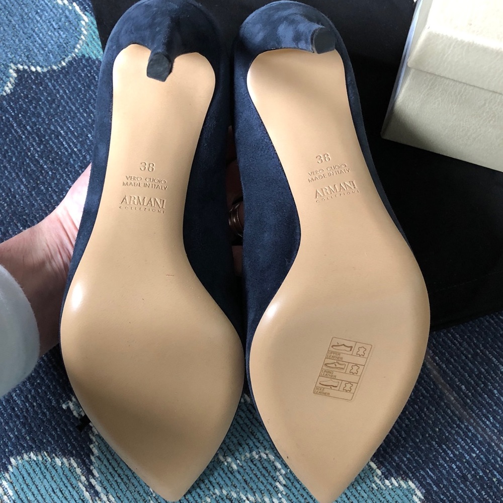 🛑 SOLD! Armani GORGEOUS Navy suede pumps - Picture 7 of 8